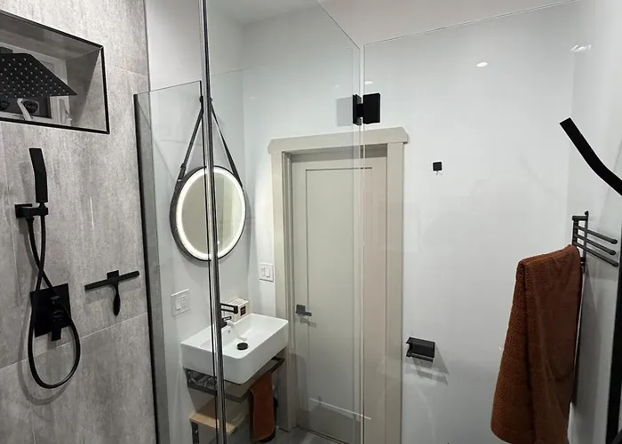 Apartment Living Like A Local In The Heart Of Bronzeville Chicago