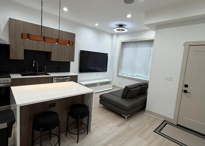 Apartment Living Like A Local In The Heart Of Bronzeville *